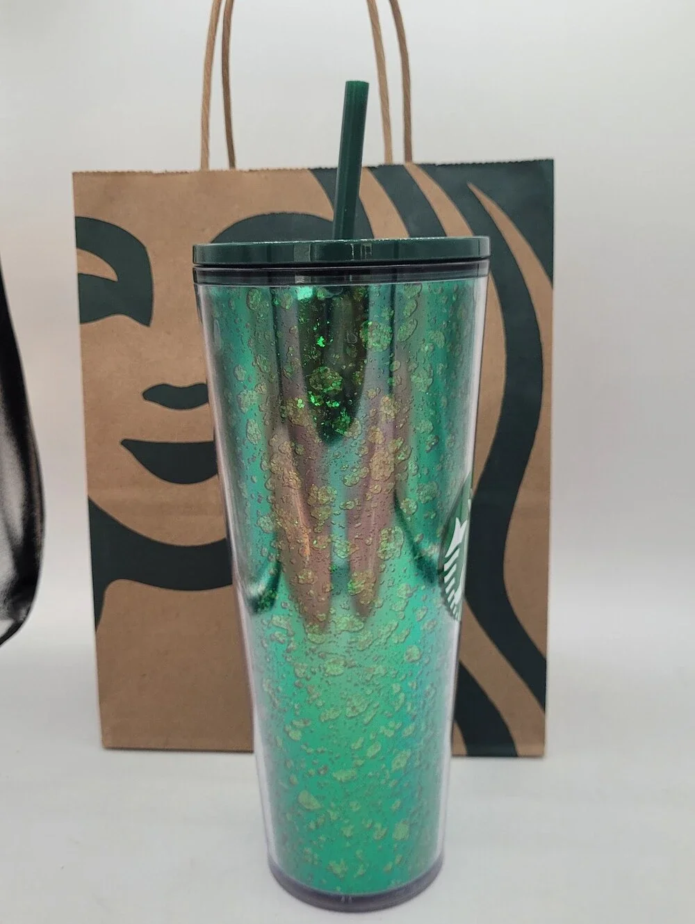 Starbucks shimmering emerald green glitter Venti 24 Ounce